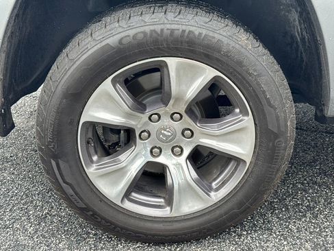 Used 2020 RAM 1500 Laramie AWD/4WD image 17