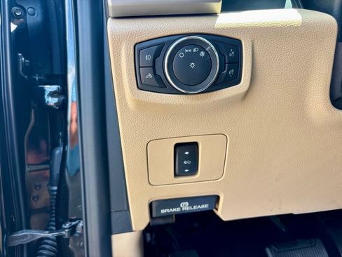 Used 2020 Ford F350 Lariat w/ Lariat Value Package AWD/4WD image 18