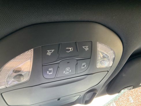 Used 2021 Chrysler Pacifica Touring-L w/ Premium & Safety Sphere Group image 14