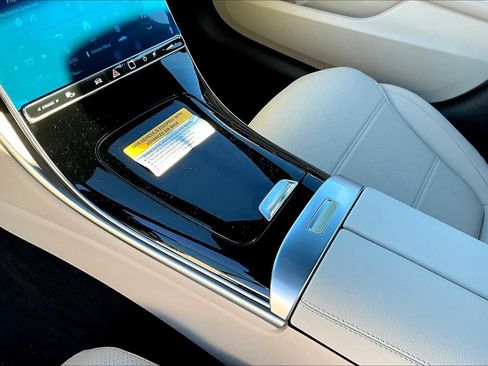 Used 2025 Mercedes-Benz C 300 4MATIC Sedan image 8