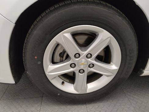 Used 2023 Chevrolet Malibu LT FWD image 31