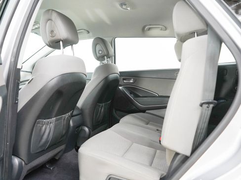 Used 2017 Hyundai Santa Fe SE w/ Cargo Package AWD/4WD image 18