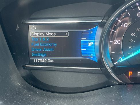Used 2018 Ford Explorer XLT w/ Equipment Group 202A AWD/4WD image 16