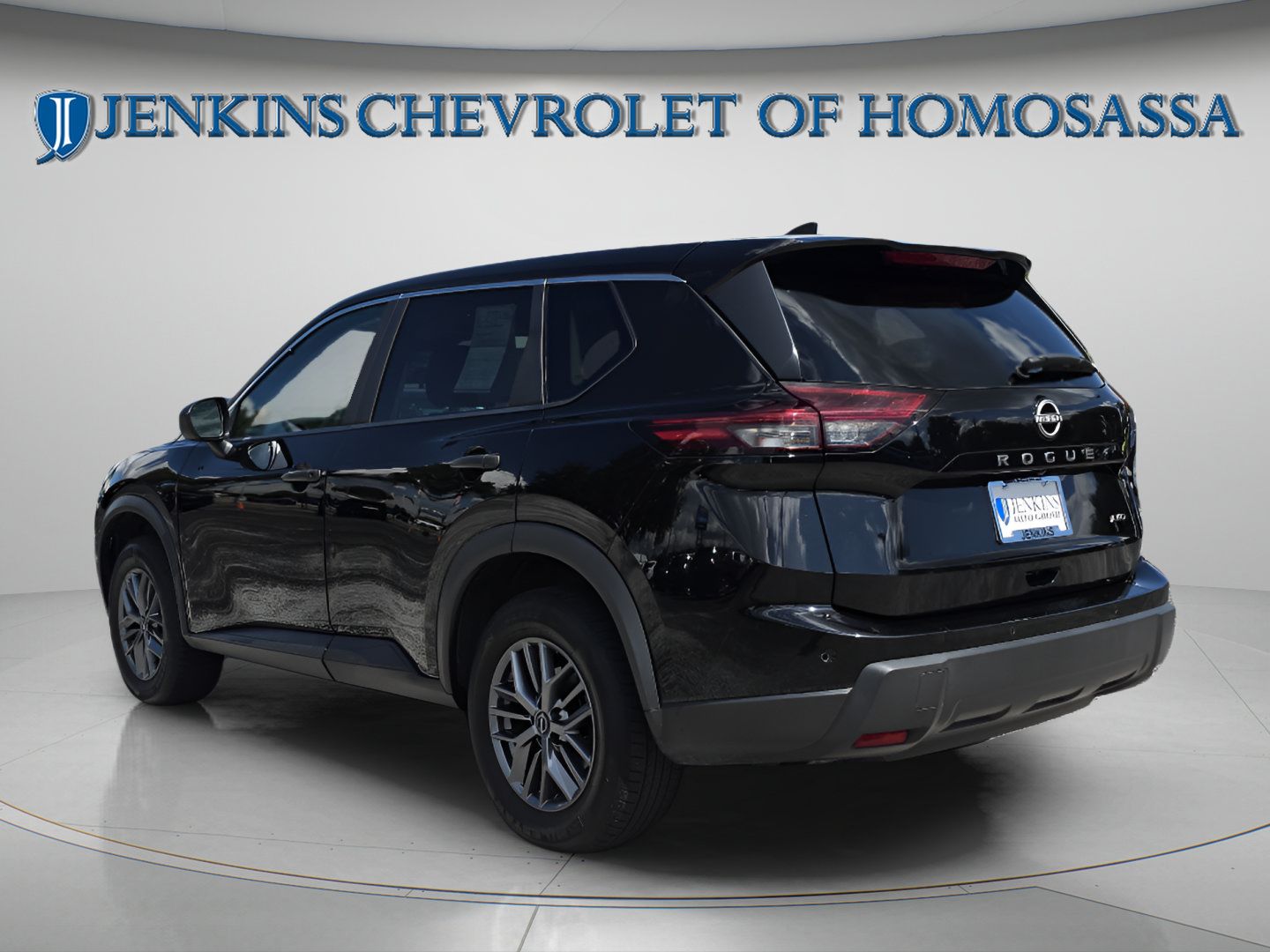 Used 2024 Nissan Rogue S AWD/4WD image 7