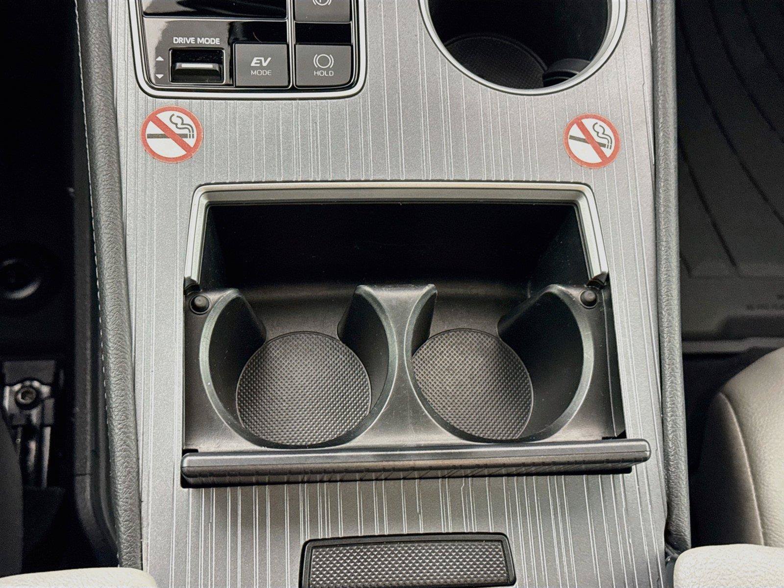 Certified 2026 Toyota Sienna XLE FWD image 30