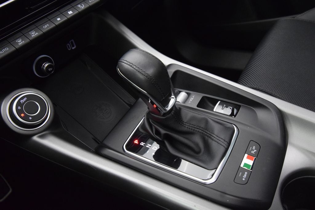 Used 2024 Alfa Romeo Tonale Ti w/ Active Assist Package AWD/4WD image 21