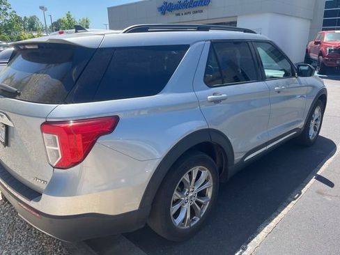 Used 2023 Ford Explorer XLT w/ Equipment Group 202A AWD/4WD image 3