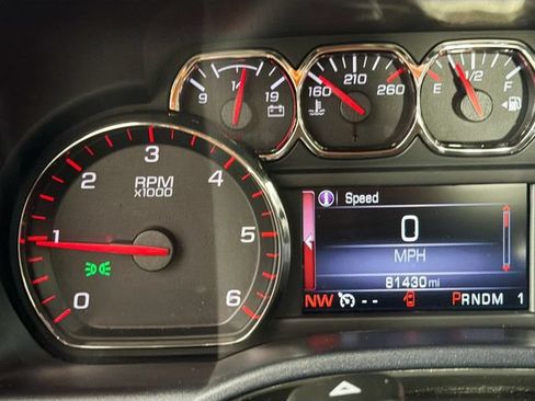 Used 2016 GMC Sierra 2500 SLE w/ Suspension Package, Off-Road AWD/4WD image 13