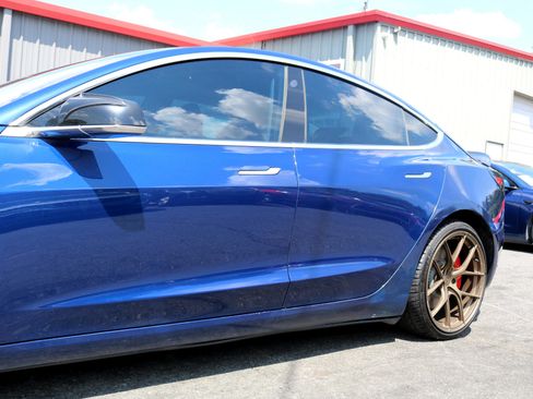 Used 2019 Tesla Model 3 Performance image 8
