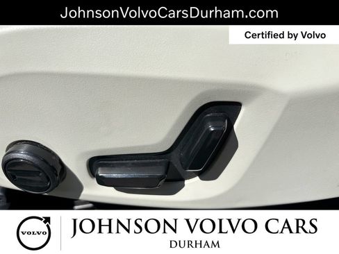Certified 2025 Volvo XC90 T8 Plus w/ Protection Package Premier AWD/4WD image 15