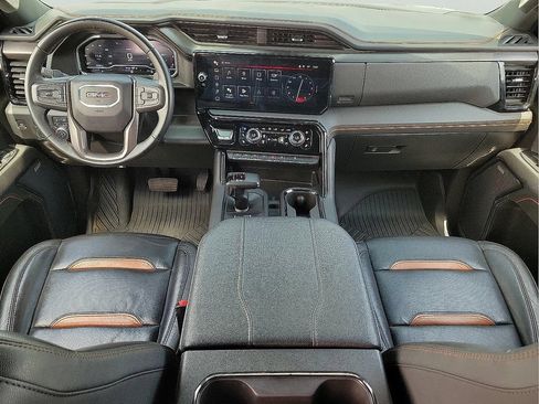 Used 2024 GMC Sierra 1500 AT4 w/ AT4 Premium Package AWD/4WD image 11