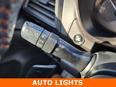 Used 2021 Subaru Crosstrek 2.0i Premium w/ Moonroof Package image 12