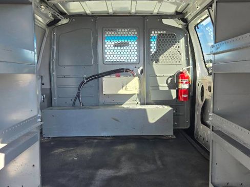 Used 2010 Ford E-250 and Econoline 250 image 10