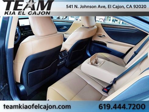 Used 2023 Lexus ES 300h w/ Premium Package image 19