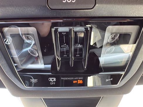 New 2026 Volkswagen Tiguan SE R-Line FWD image 23