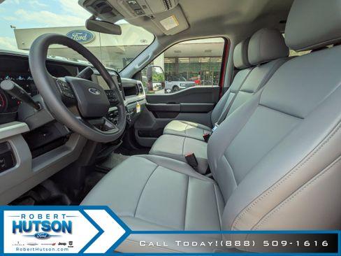 New 2026 Ford F350 4x4 Crew Cab DRW Super Duty image 14