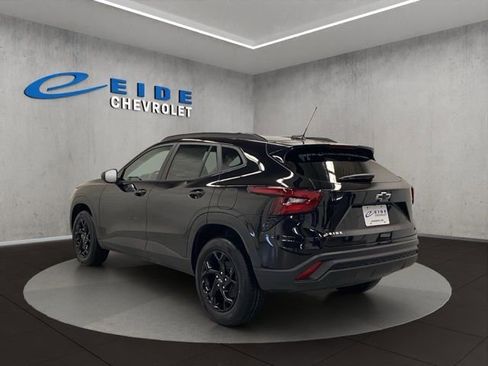 New 2026 Chevrolet Trax LT FWD image 6