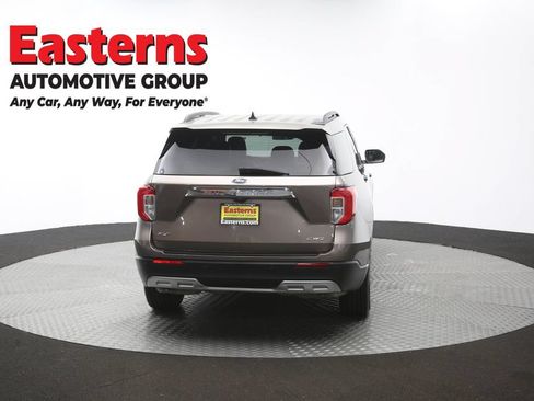 Used 2021 Ford Explorer XLT w/ Equipment Group 202A AWD/4WD image 37