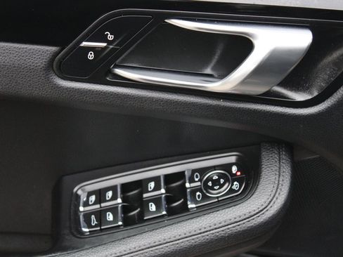 Used 2018 Porsche Macan image 10