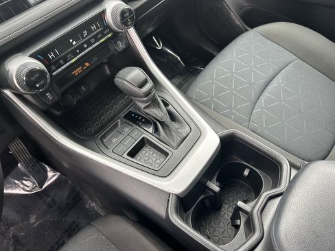 Certified 2022 Toyota RAV4 XLE w/ Convenience Package FWD image 26
