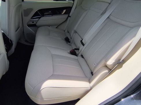 Used 2025 Land Rover Range Rover SE AWD/4WD image 20