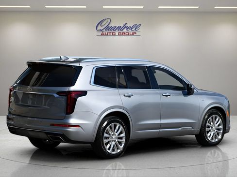 Used 2024 Cadillac XT6 Premium Luxury w/ LPO, Floor Liner Package AWD/4WD image 4