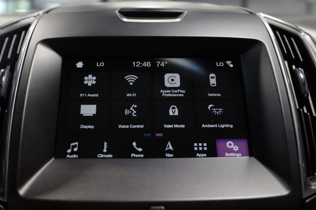Used 2018 Ford Edge Titanium w/ Technology Package FWD image 46