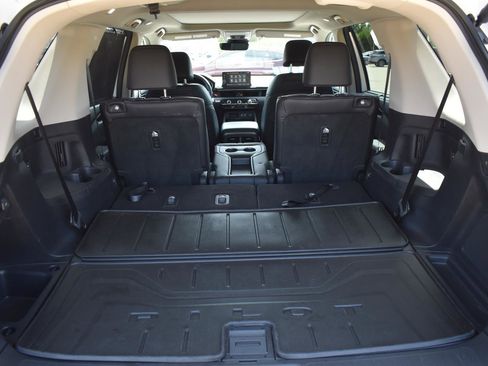 Used 2025 Honda Pilot Elite image 17