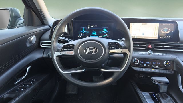 Used 2024 Hyundai Elantra SEL FWD image 9