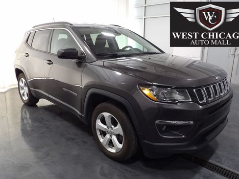 Used 2018 Jeep Compass Latitude w/ Cold Weather Group FWD image 1