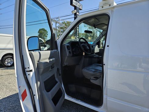Used 2013 Ford E-150 and Econoline 150 image 9
