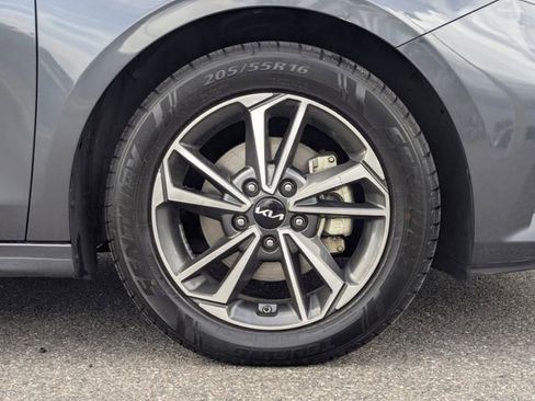 Certified 2023 Kia Forte LXS FWD image 12