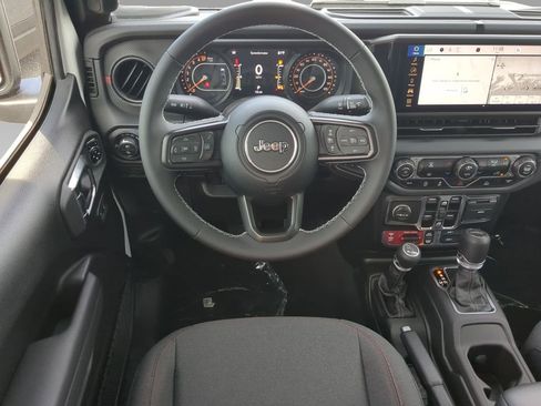 New 2025 Jeep Gladiator Rubicon image 13