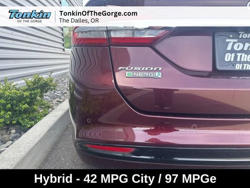 Used 2017 Ford Fusion Energi Titanium FWD image 18