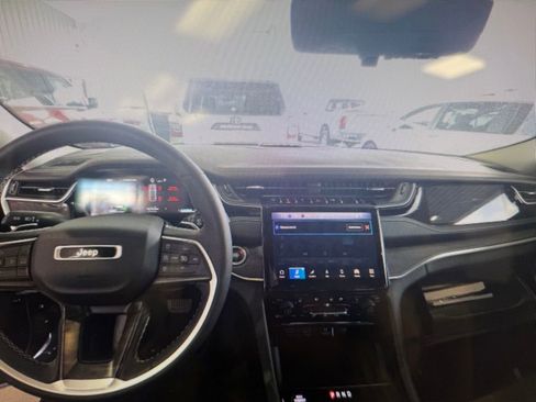 Used 2023 Jeep Grand Cherokee 4WD 4xe w/ Luxury Tech Group II image 14