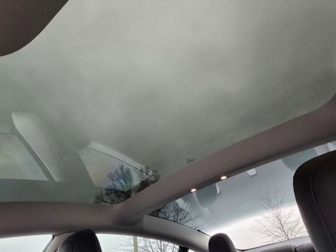 Used 2022 Tesla Model 3 image 9