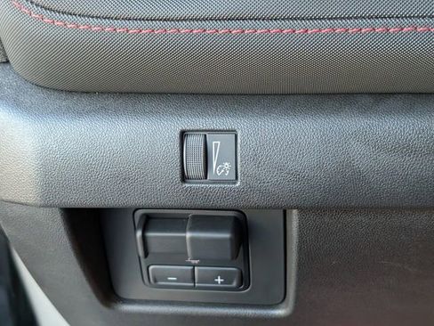 Used 2024 Chevrolet Colorado Z71 w/ Z71 Convenience Package 2 image 28