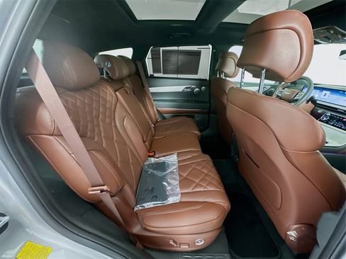 Certified 2025 Genesis GV80 3.5T Prestige image 29