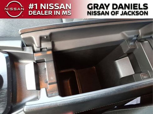 Used 2024 Nissan Rogue SV image 20