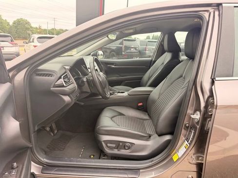 Used 2024 Toyota Camry SE FWD image 18