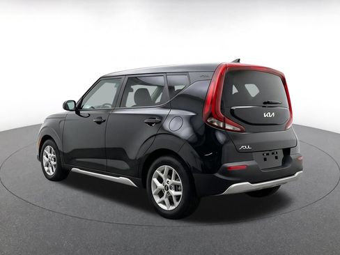 Used 2025 Kia Soul LX w/ LX Technology Package FWD image 7