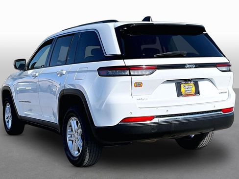 Used 2023 Jeep Grand Cherokee Laredo AWD/4WD image 11