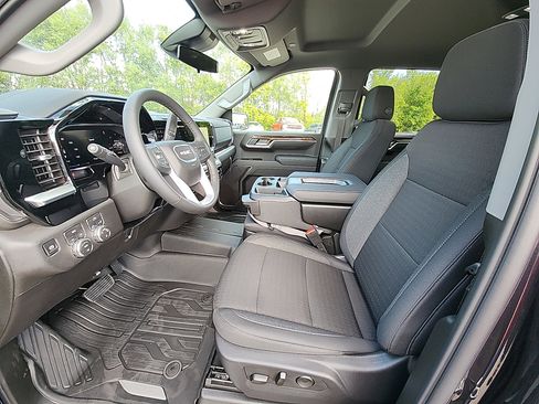 New 2026 GMC Sierra 1500 SLE image 16