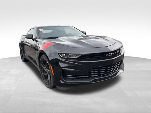 Used 2021 Chevrolet Camaro SS RWD image 8