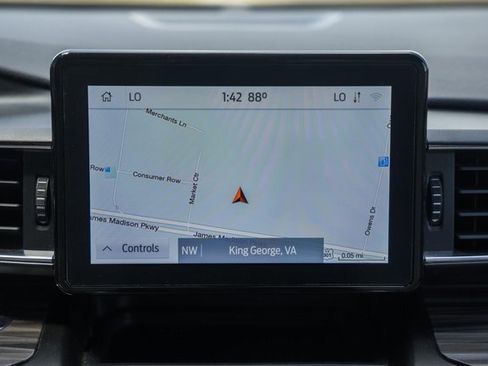 Used 2020 Ford Explorer Limited image 28