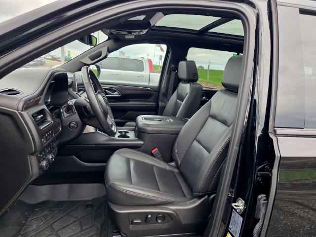 Used 2024 Chevrolet Tahoe Z71 w/ Luxury Package AWD/4WD image 19