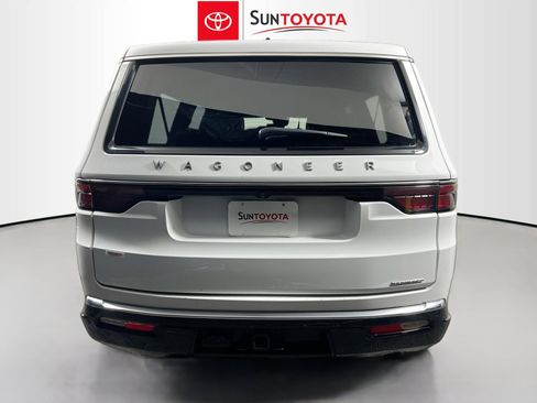Used 2024 Jeep Wagoneer L Series II w/ Flexible Seating Group image 5