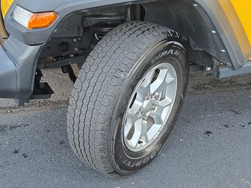 Used 2021 Jeep Wrangler Unlimited Islander image 31