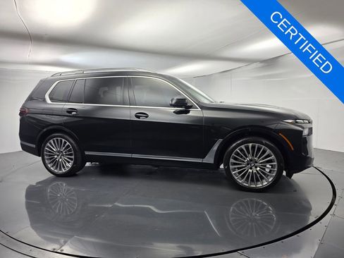 Used 2024 BMW X7 xDrive40i AWD/4WD image 3