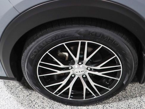 Used 2021 Nissan Kicks SR image 11